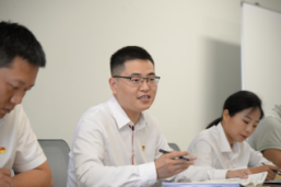 高质量发展“三自六化”先锋| 红豆舒适男装强方舟：筑梦于红豆，用实干书写青春