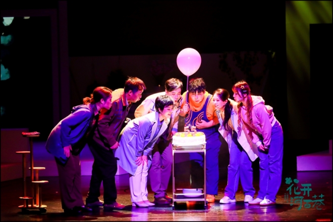 国内首部心理音乐剧《花开河西巷》在苏州上演