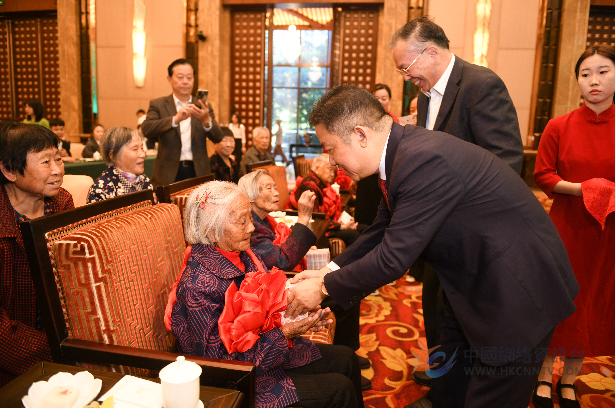 红豆集团重阳关爱百岁老人，累计已发放740万元