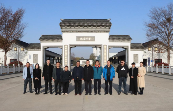 新疆生产建设兵团王健一行考察江苏乾宝牧业