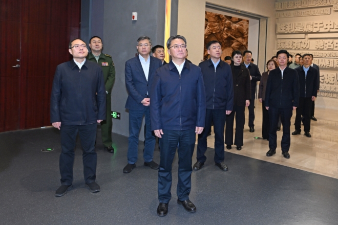 盐城市委中心组在新四军纪念馆开展现场集体学习