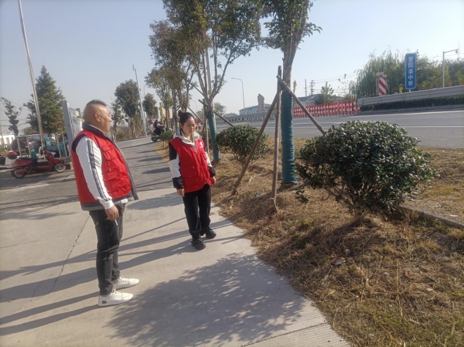 响水县小尖镇网格员李艳：小网格送去大温暖