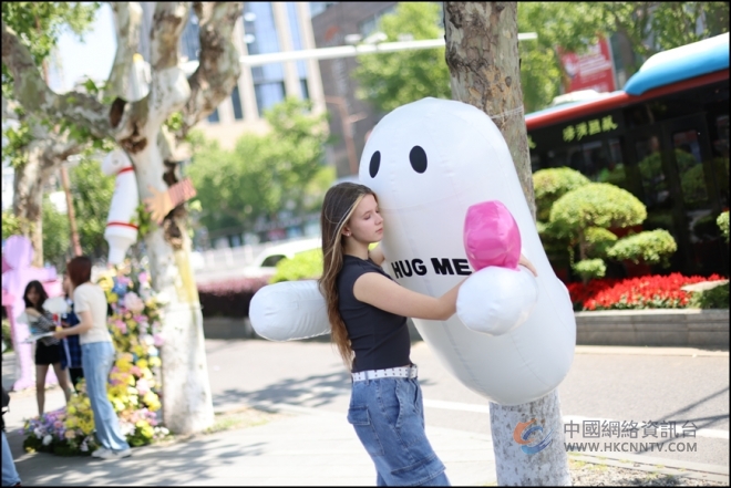 南京时髦梧桐大道五一火出圈 “我们的梧桐”艺术展扮靓城市潮流地标
