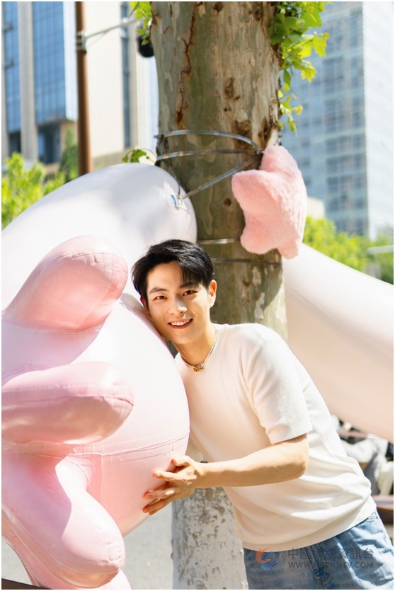 南京时髦梧桐大道五一火出圈 “我们的梧桐”艺术展扮靓城市潮流地标