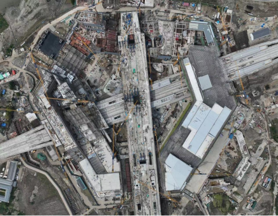 “五一”不停工，中建三局建设者坚守岗位抢工期