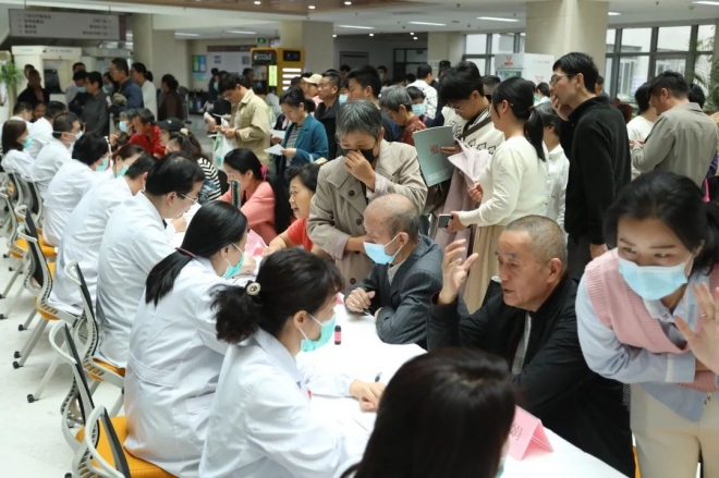 七秩传薪，“医”路同行，苏州市中医医院开展大型义诊活动