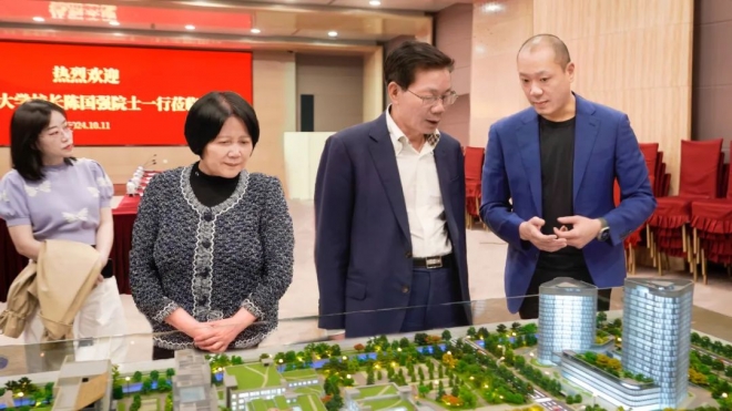 中国科学院院士、海南医科大学校长莅临香港九龙集团视察