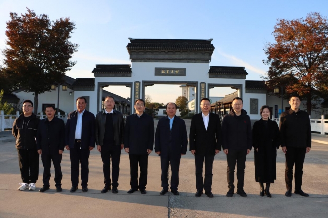 西北农林科技大学副校长陈玉林一行考察江苏乾宝牧业
