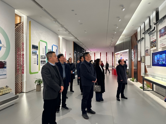  时和岁丰开新局，苏信合作谋新篇！信阳市副市长李新伟一行考察调研中亿丰控股集团