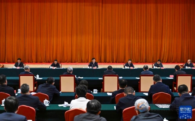 王沪宁在长江生态环境保护民主监督工作座谈会
