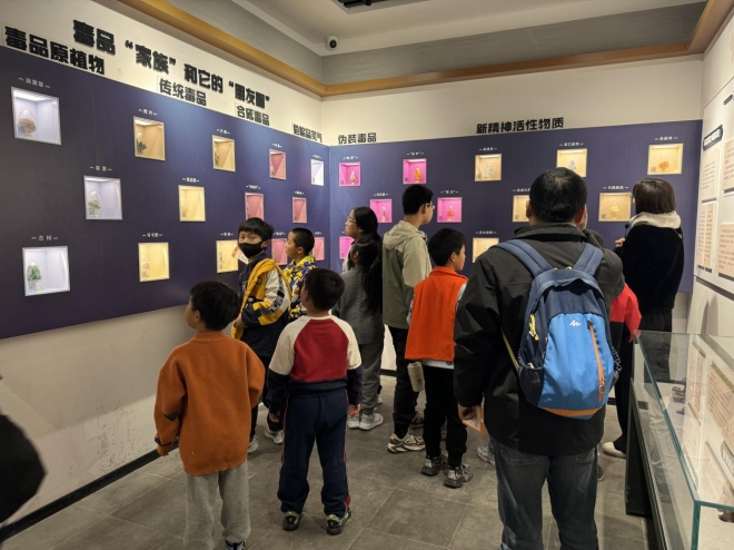 少年国安行，你我共成长！苏州园区金苑社区组织青少年参观警察博物馆
