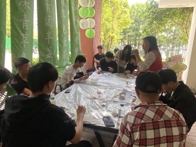 苏州园区阳浦路社区开展“镜中倩影 悦己之美”主题活动