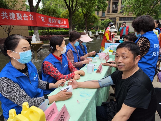 苏州园区澜溪社区开展“百场服务”便民活动，搭建居民“连心桥”