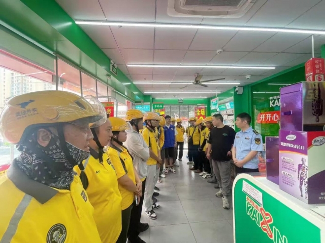 守护一城健康，点亮万家灯火！探访苏州开开心心大药房的民生密码