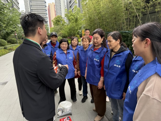苏州园区云溪社区网格治理助力消防演练，自治筑牢安全防线