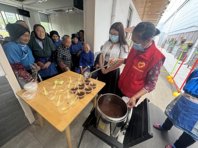 “农耕之乐·果蔬之趣”，苏州园区金苑社区开展老年人趣味运动会