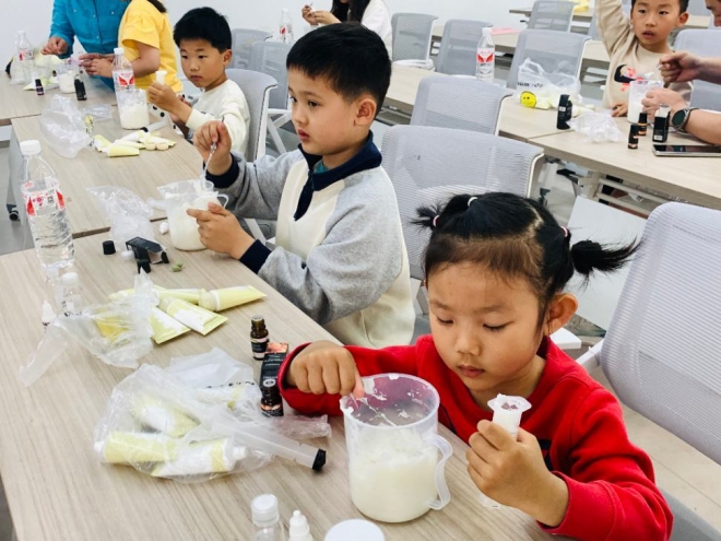“小手传情，匠心敬老”，苏州园区云溪社区志愿服务活动温暖落幕