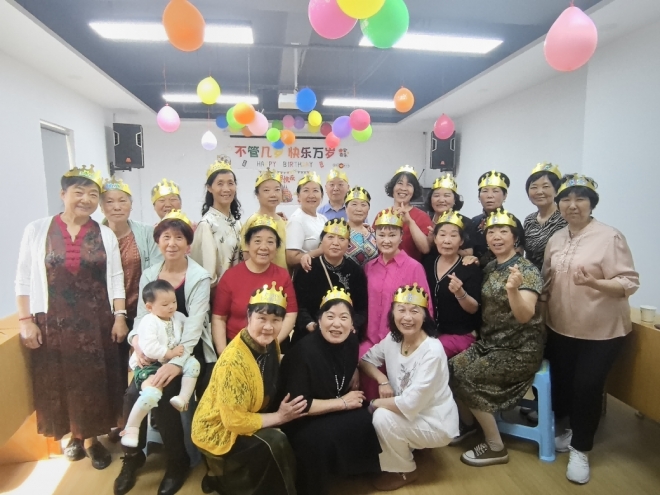 苏州园区钟南社区举办“岁月如歌 耆乐同庆”集体生日会