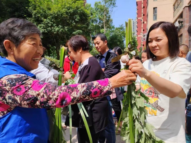 苏州园区锦溪北社区：邻聚端午情 公益沁人心