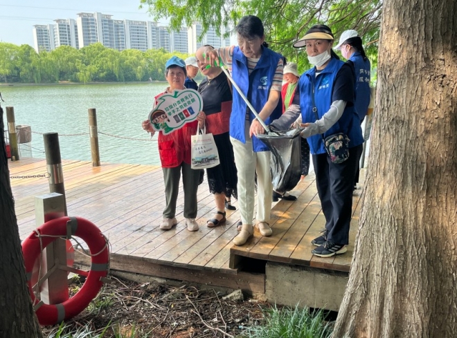 苏州园区澜溪社区：践行垃圾分类 守护净美河道