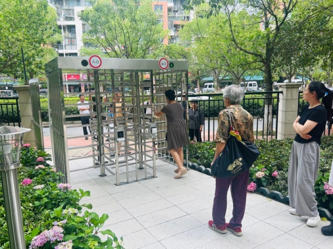 苏州园区星辰北社区：协商合力开新门 护航无忧上学路