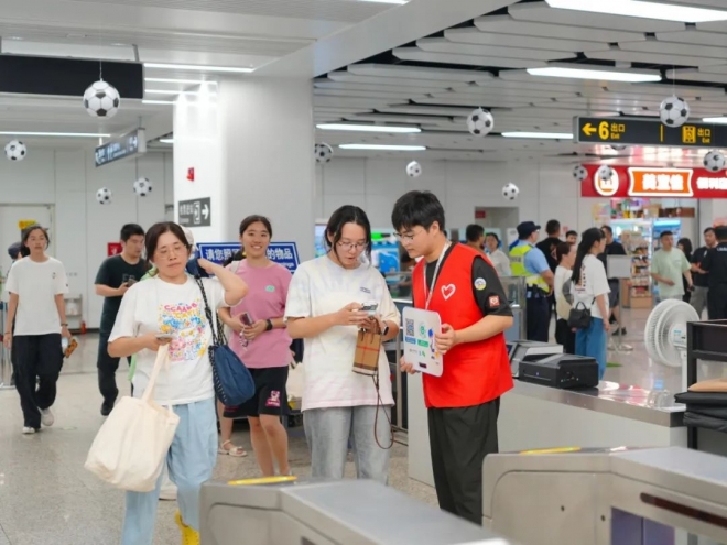 4.3万人看“苏超”!苏州地铁11 号线贴心服务护航球迷出行