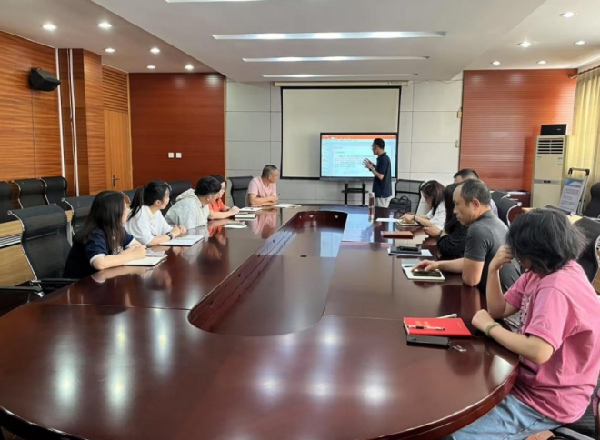 苏州园区浪花苑社区举办婚姻法专题讲座，为居民幸福生活保驾护航
