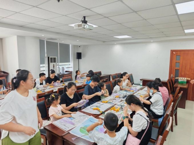 苏州园区兴浦社区开展“清风雅扇 廉润初心”手工活动