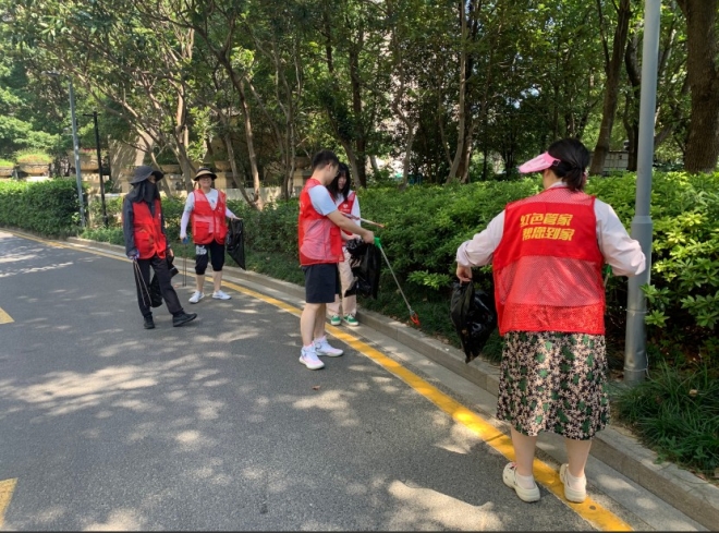 苏州园区星辰南社区开展“志愿红管齐行动 垃圾分类树新风”主题活动