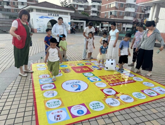 金·邻星光耀童心，苏州园区金苑社区关工委开启“七彩夏日”幸福序幕