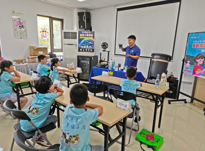 苏州园区丰茂社区开展暑期科普课点燃青少年科学梦