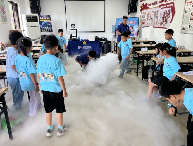 苏州园区丰茂社区开展暑期科普课点燃青少年科学梦