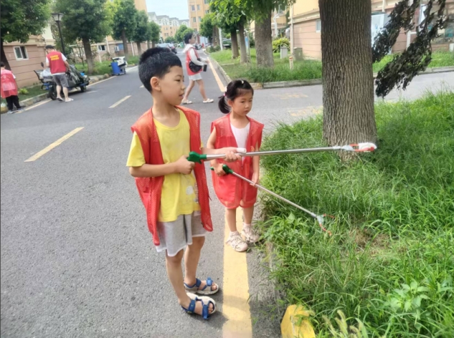 苏州园区新盛花园社区：洁净家园新风尚，携手共建绿色社区