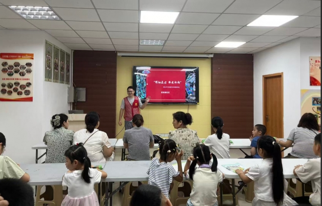 苏州园区星辰南社区开展百场服务进社区——红管公益日活动