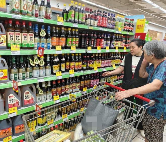 华润万家超市大促：民生品低至5折+满98送10，实体店卷出新高度