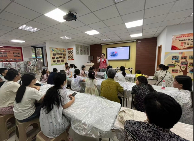 苏州园区星辰南社区开展“‘香’约七夕 巧手传情”七夕主题活动