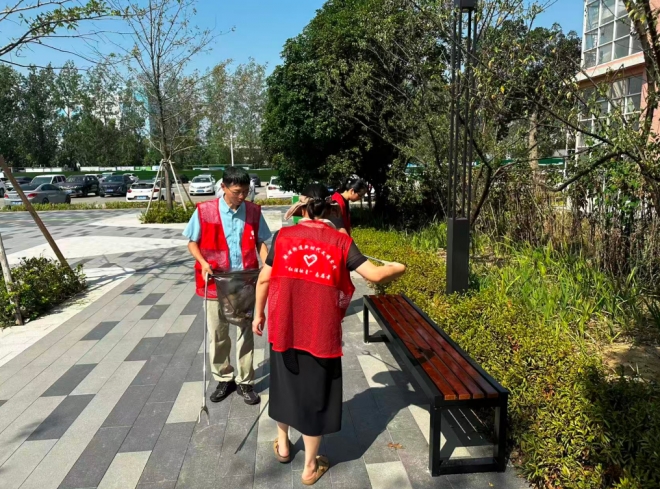 苏州园区阳浦路社区：志愿红扮靓家园 共建共享文明新风尚