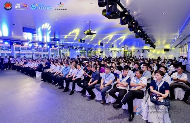 潮起长江畔 艇聚金陵城 —— 2025南京・大学生国际赛艇公开赛盛大启幕