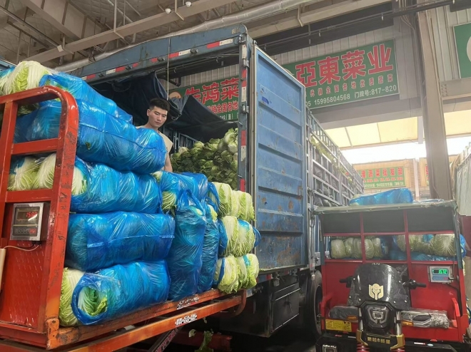 中秋国庆双节至！南环桥市场 12 万吨农副产品筑牢节日 “菜篮子”