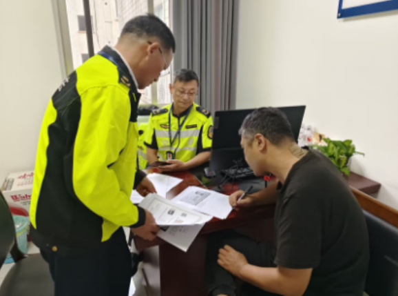 江苏省盐城市交通运输部门及时严肃查处 网约车司机违规经营行为
