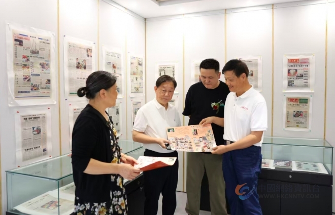 “陶都的声音”——闵学平从事传媒工作23周年新闻报刊作品暨许敏芳书画展开幕