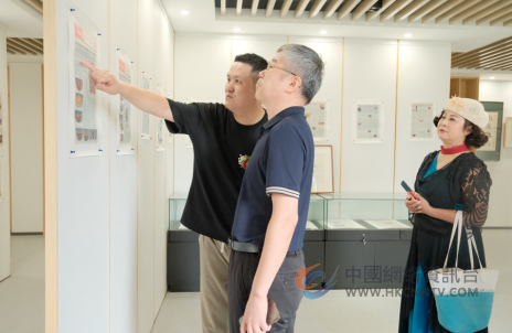 “陶都的声音”——闵学平从事传媒工作23周年新闻报刊作品暨许敏芳书画展开幕