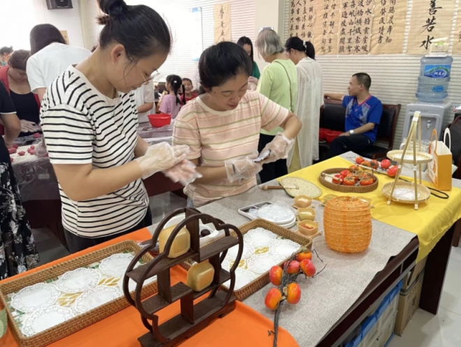 月满“吴里厢”，苏州园区吴淞社区亲子同制团圆味