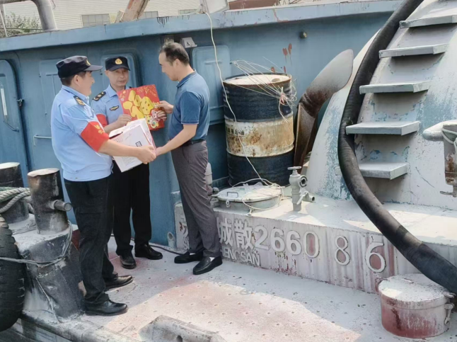 江苏省盐城市水上交通安全监管“不缺位”