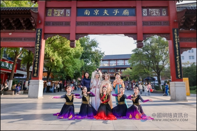 骄阳看雪畅享冰雪盛宴!乌鲁木齐冬季文旅推广活动来宁 骄阳看雪畅享冰雪盛宴!乌鲁木齐冬季文旅推广活动来宁