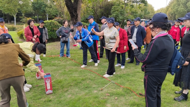 苏州园区锦溪北社区：团队户外齐拓展 凝心聚力展风采