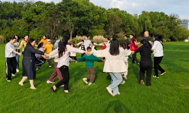 苏州园区锦溪北社区：小绿芽亲子拓展 欢乐协作暖人心