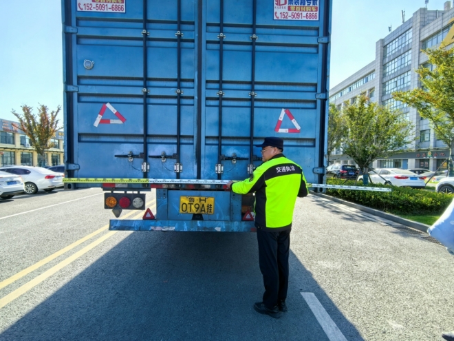 江苏盐城交通执法“靶向攻坚”道路运输安全
