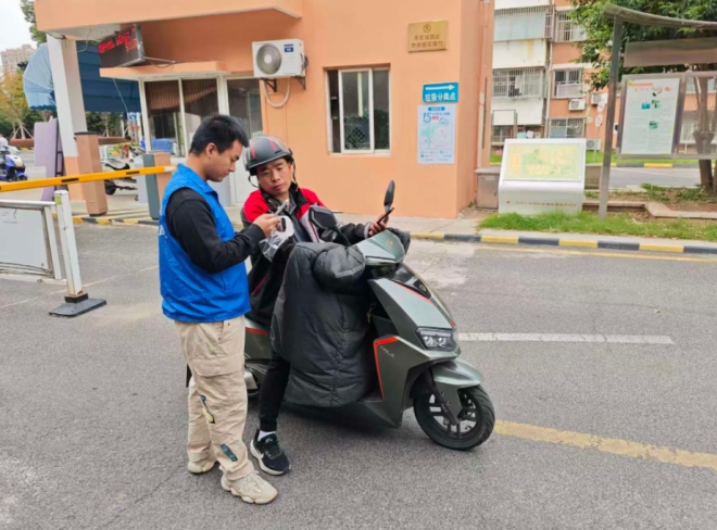 苏州园区金苑社区“小切口”巧解电动车充电难题