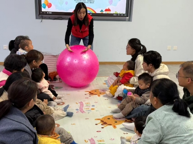 经开区社会工作站办 “亲子欢动” 活动 助力 0-3 岁婴幼儿早期发展